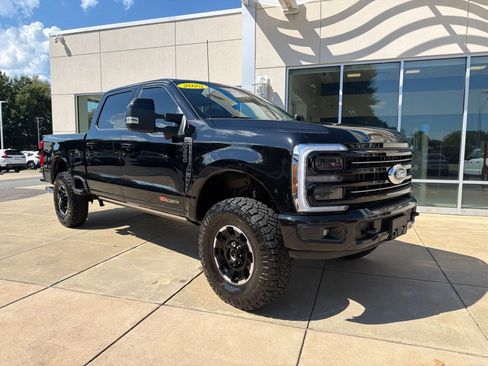 Used 2026 Ford F250 Platinum w/ Tremor Off-Road Package AWD/4WD image 2