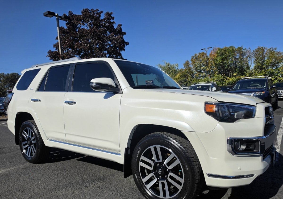Used 2017 Toyota 4Runner Limited AWD/4WD image 2