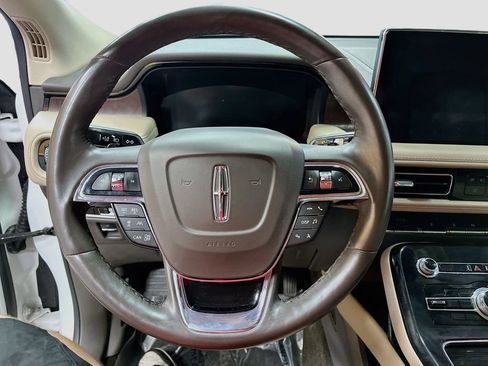 Used 2023 Lincoln Nautilus Reserve w/ Equipment Group 202A AWD/4WD image 11