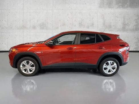 Used 2024 Chevrolet Trax LS image 8