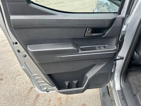 Used 2025 Toyota Tacoma SR5 AWD/4WD image 35