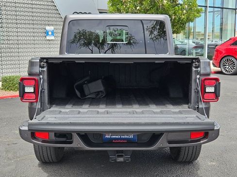 Used 2021 Jeep Gladiator Overland AWD/4WD image 6