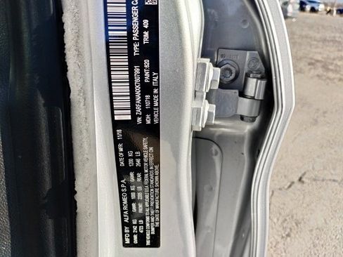 Used 2019 Alfa Romeo Giulia Base image 15