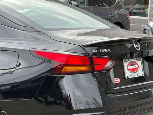 New 2025 Nissan Altima 2.5 SR image 9