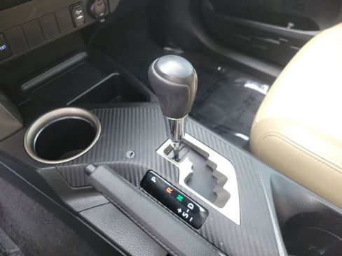 Used 2015 Toyota RAV4 XLE image 23