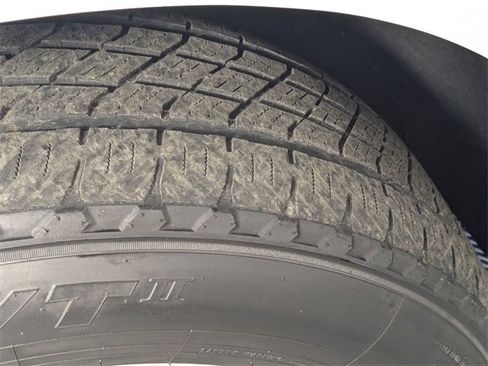 Used 2021 GMC Yukon XL AT4 image 9