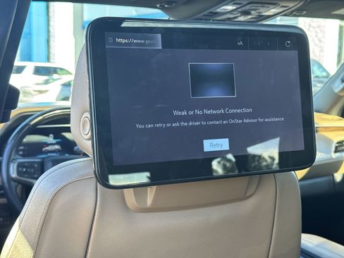 Used 2024 Chevrolet Suburban Premier w/ Advanced Technology Package image 29