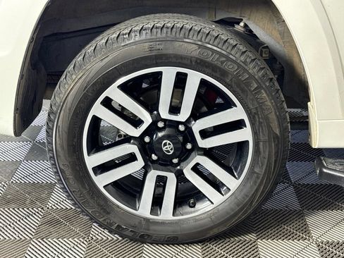 Used 2023 Toyota 4Runner Limited AWD/4WD image 13