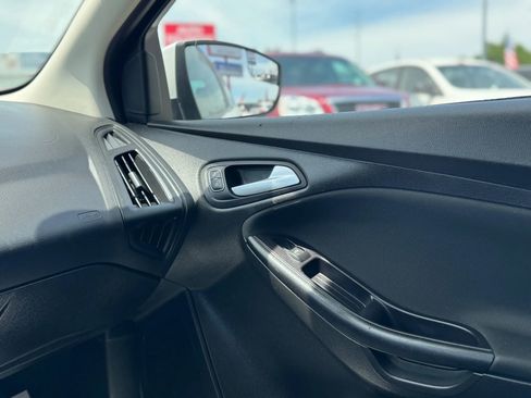 Used 2016 Ford Focus SE image 35