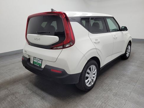 Used 2022 Kia Soul LX image 9
