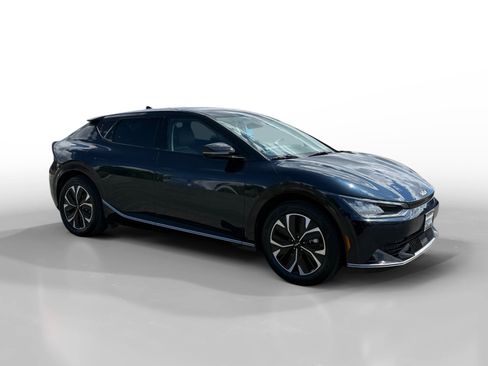 Used 2023 Kia EV6 Wind RWD image 7