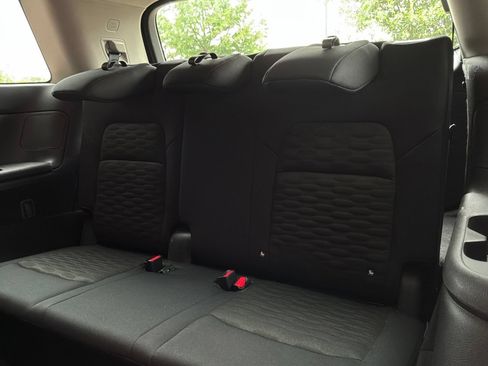 Used 2025 Nissan Pathfinder SV FWD image 12