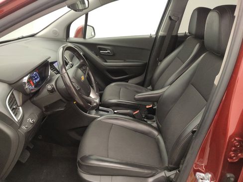 Used 2022 Chevrolet Trax LT w/ Driver Confidence Package AWD/4WD image 17