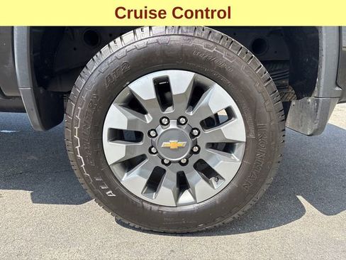 Used 2024 Chevrolet Silverado 2500 Custom image 9