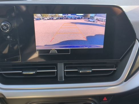 Used 2024 Chevrolet Trax LS w/ LS Convenience Package image 17