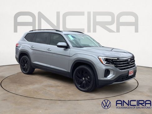 New 2025 Volkswagen Atlas SE FWD image 1