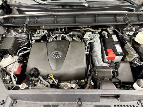 Used 2022 Toyota Highlander LE image 14