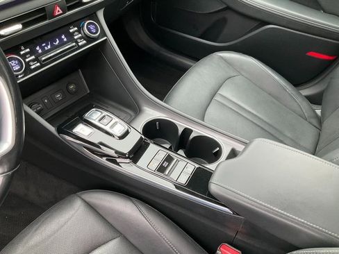 Used 2022 Hyundai Sonata Limited image 15