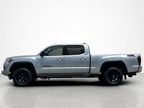 Used 2023 Toyota Tacoma SR5 AWD/4WD image 2