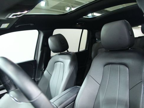 Used 2023 Mercedes-Benz GLB 250 4MATIC image 7