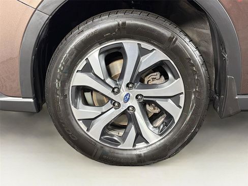 Certified 2022 Subaru Outback Limited w/ Popular Package #2 image 33