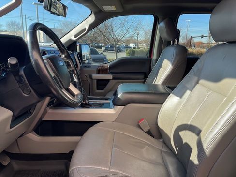 Used 2018 Ford F150 Lariat w/ Equipment Group 502A Luxury image 10