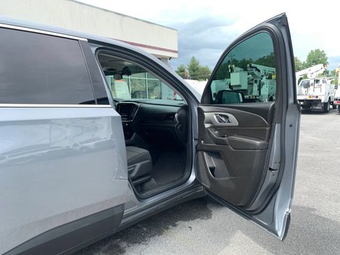 Used 2020 Chevrolet Traverse LS AWD/4WD image 19