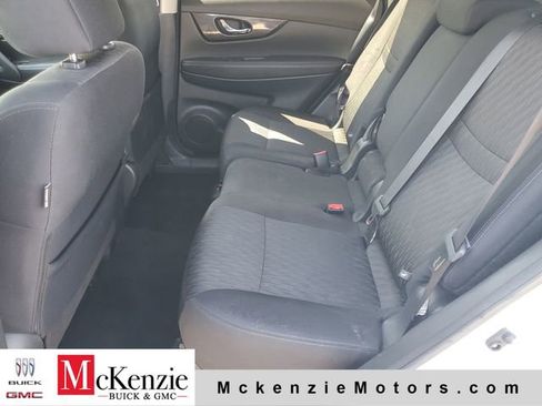 Used 2018 Nissan Rogue SV FWD image 21
