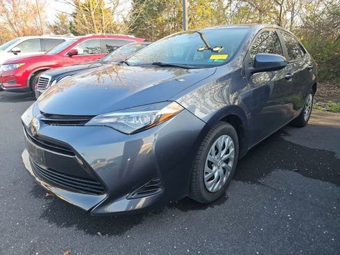 Used 2019 Toyota Corolla LE image 1