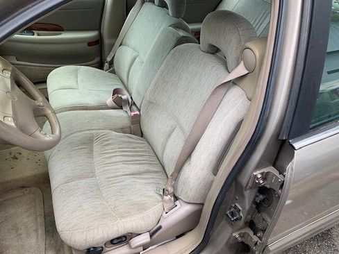 Used 2002 Buick Le Sabre Custom w/ Luxury Pkg image 12