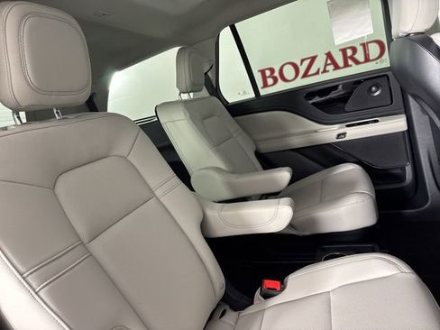 New 2026 Lincoln Aviator 2WD image 23