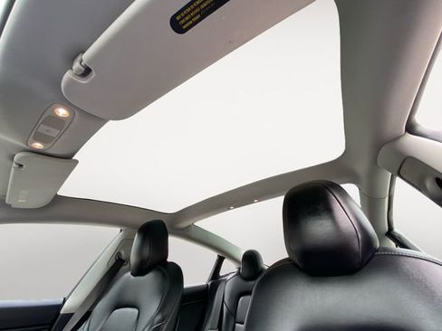 Used 2018 Tesla Model 3 Long Range image 26