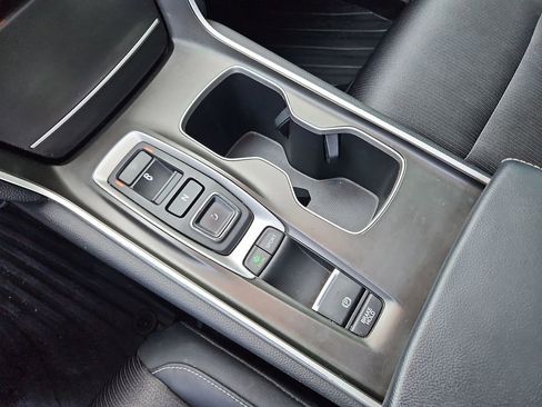 Used 2018 Honda Accord Sport image 19