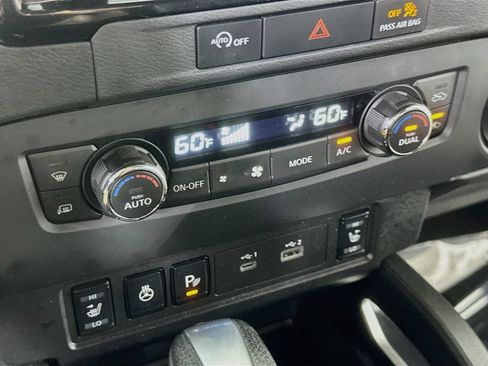 Used 2023 Nissan Frontier SV w/ SV Convenience Package AWD/4WD image 26