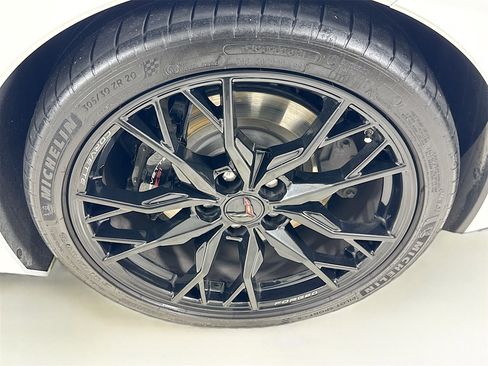 Used 2023 Chevrolet Corvette Stingray w/ Z51 Performance Package image 28