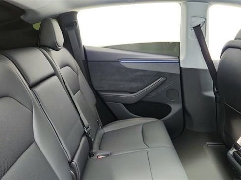 Used 2026 Tesla Model Y Long Range image 24