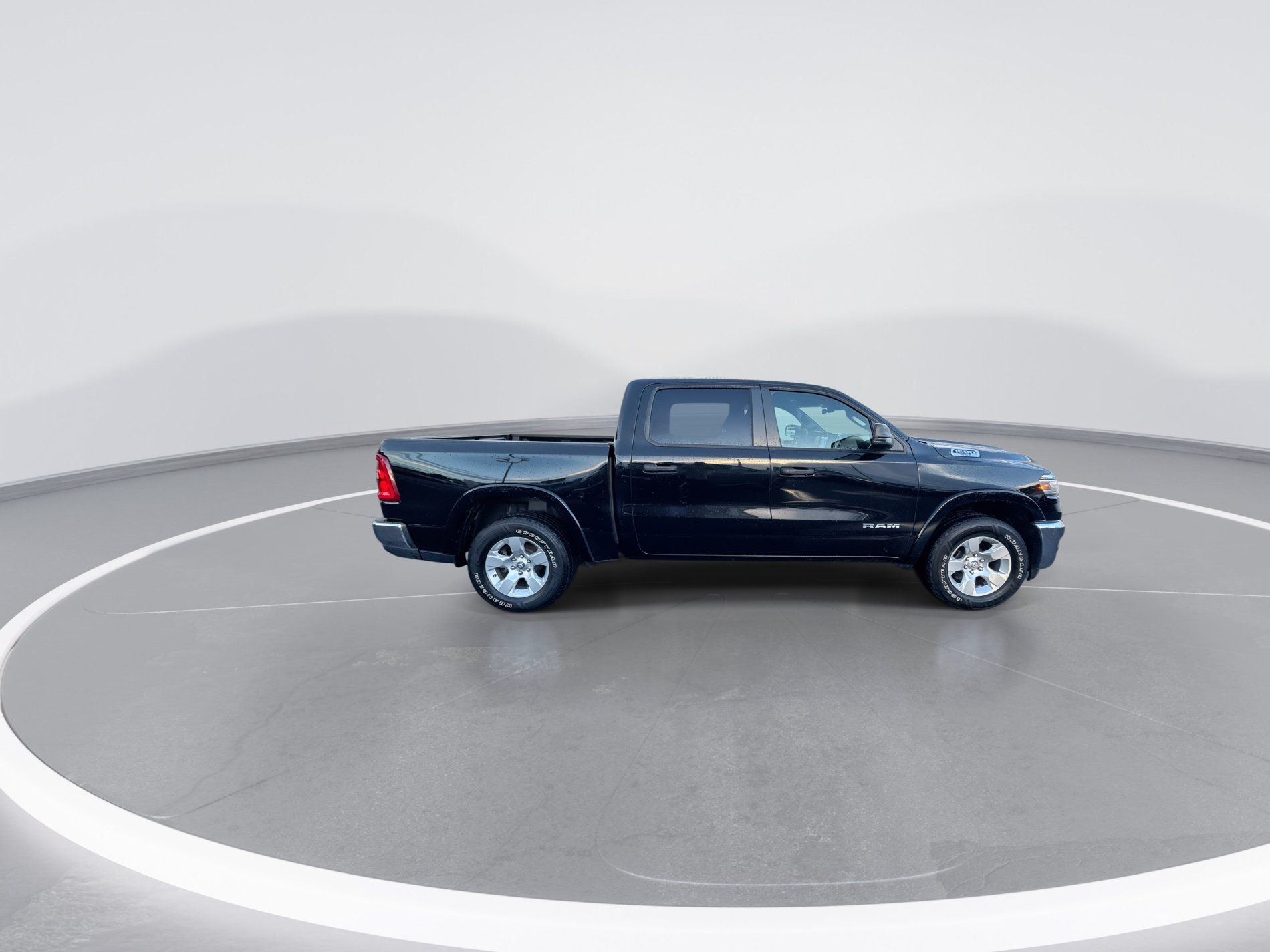 Used 2025 RAM 1500 Big Horn AWD/4WD image 7