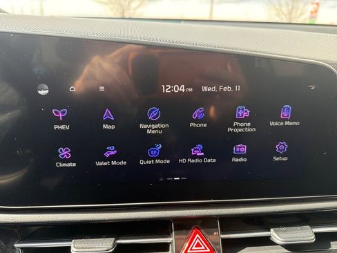 Used 2023 Kia Niro EX w/ EX Cold Weather Package image 18