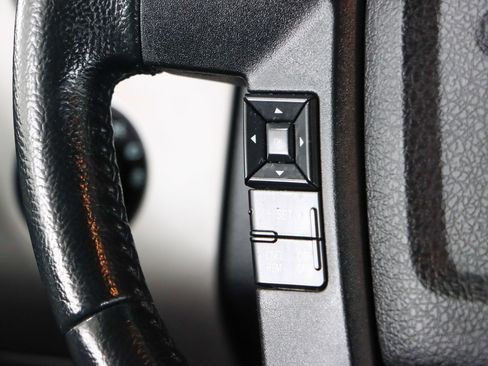 Used 2017 Ford Expedition XLT image 14