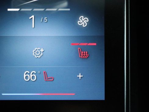 Used 2024 BMW 740i xDrive image 28