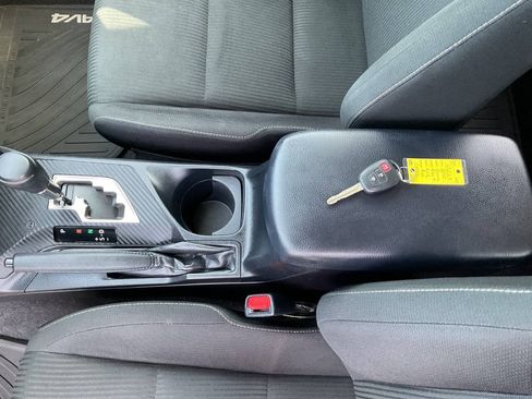 Used 2015 Toyota RAV4 XLE AWD/4WD image 25
