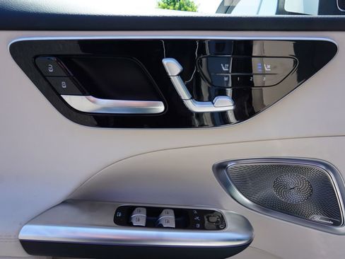 Used 2024 Mercedes-Benz C 300 Sedan image 9