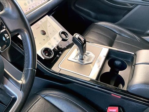 Used 2020 Land Rover Range Rover Evoque SE image 16