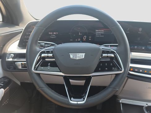 Used 2024 Cadillac Lyriq Luxury RWD image 9