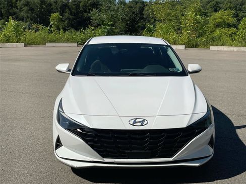 Used 2021 Hyundai Elantra SEL w/ Convenience Package FWD image 8