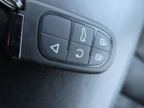 Used 2020 Jeep Grand Cherokee Overland AWD/4WD image 35