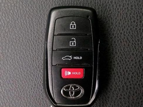 Used 2025 Toyota Camry XLE w/ Premium Plus Package image 5