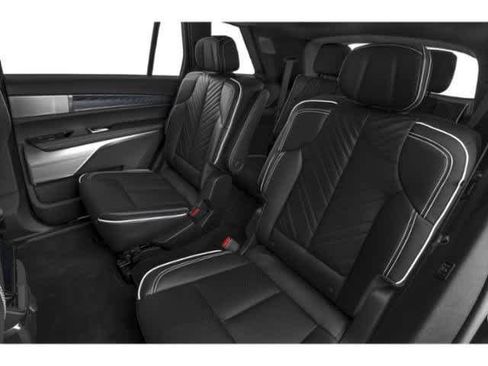 Used 2026 Cadillac Vistiq Platinum image 15