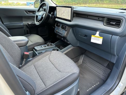 New 2025 Ford Maverick XLT w/ XLT Luxury Package image 42