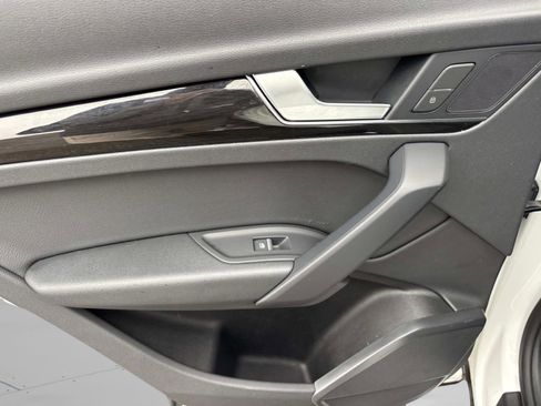 Used 2018 Audi Q5 2.0T Premium Plus w/ Premium Plus Package image 19